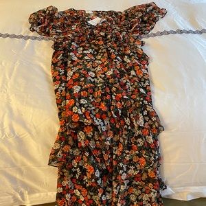 MISA Beautiful maxi dress, this dress is super elegant and classy.